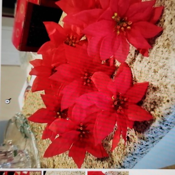 Poinsetta napkin rings (8) - Picture 1 of 3